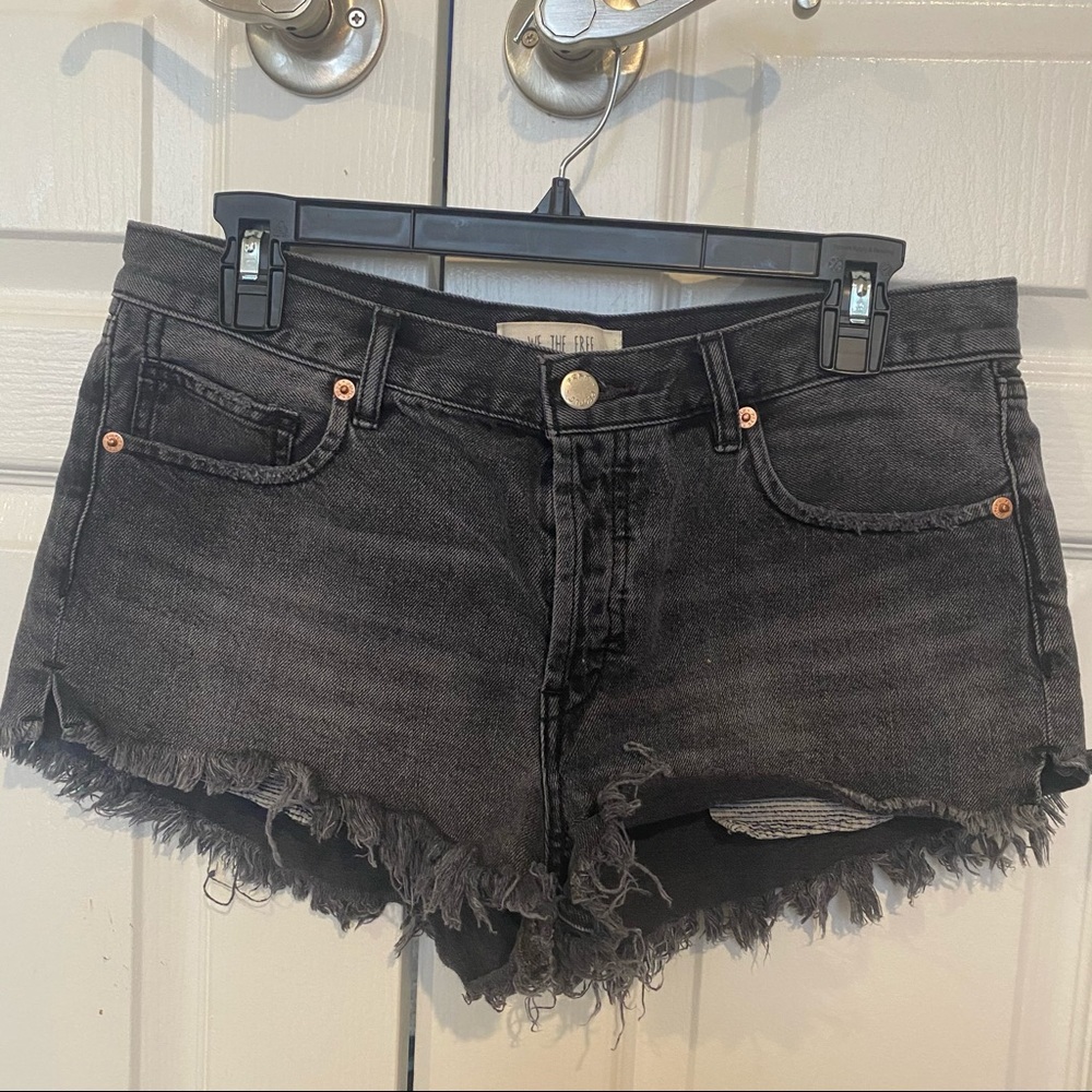 We The Free black jean shorts - Size 28